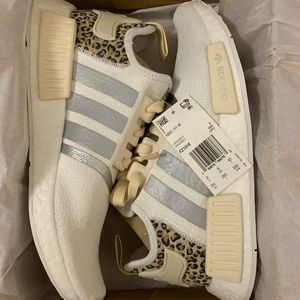 BNWT Adidas NMD R1 Animal print and white. Dead stock. 9.5 womens.